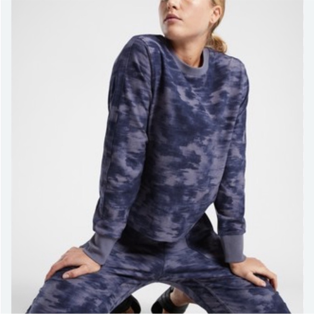 ATHLETA Farallon Blue Camo Cropped Sweatshirt Size Small